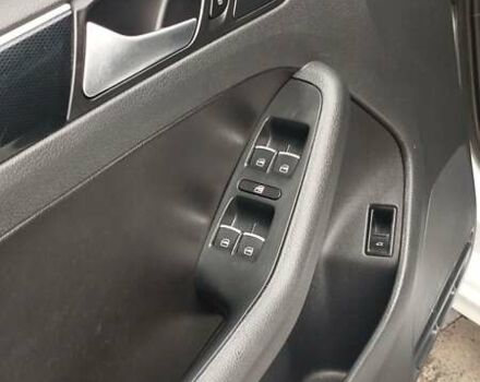 Фольксваген Джетта 2016 в Сваляве на Automoto.ua Белый Фольксваген Джетта, объемом двигателя 1.6 л и пробегом 219 тыс. км за 11300 $, фото 26 на Automoto.ua