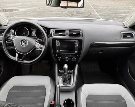 Білий Фольксваген Джетта, об'ємом двигуна 1.6 л та пробігом 149 тис. км за 12800 $, фото 4 на Automoto.ua