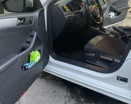 Фольксваген Джетта 2016 в Киеве на Automoto.ua Белый Фольксваген Джетта, объемом двигателя 1.6 л и пробегом 211 тыс. км за 11300 $, фото 7 на Automoto.ua