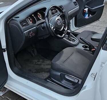 Білий Фольксваген Джетта, об'ємом двигуна 1.6 л та пробігом 139 тис. км за 10500 $, фото 17 на Automoto.ua