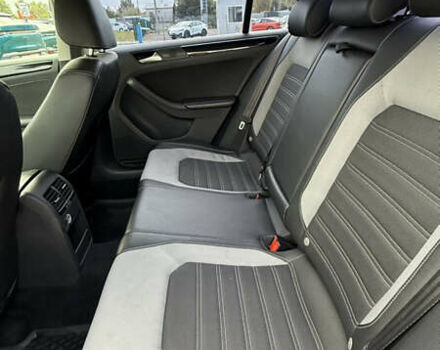 Белый Фольксваген Джетта, объемом двигателя 1.6 л и пробегом 76 тыс. км за 14800 $, фото 23 на Automoto.ua