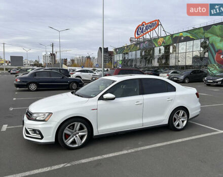 Фольксваген Джетта 2016 в Киеве на Automoto.ua Белый Фольксваген Джетта, объемом двигателя 2 л и пробегом 182 тыс. км за 13000 $, фото 4 на Automoto.ua