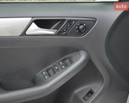 Фольксваген Джетта 2016 в Киеве на Automoto.ua Белый Фольксваген Джетта, объемом двигателя 1.39 л и пробегом 118 тыс. км за 11200 $, фото 23 на Automoto.ua