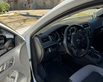 Белый Фольксваген Джетта, объемом двигателя 1.6 л и пробегом 73 тыс. км за 16000 $, фото 17 на Automoto.ua