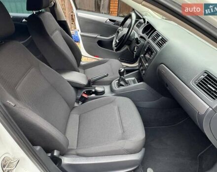 Білий Фольксваген Джетта, об'ємом двигуна 1.6 л та пробігом 99 тис. км за 11800 $, фото 27 на Automoto.ua