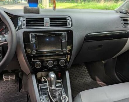Фольксваген Джетта 2016 в Черновцах на Automoto.ua Белый Фольксваген Джетта, объемом двигателя 1.6 л и пробегом 181 тыс. км за 12500 $, фото 9 на Automoto.ua
