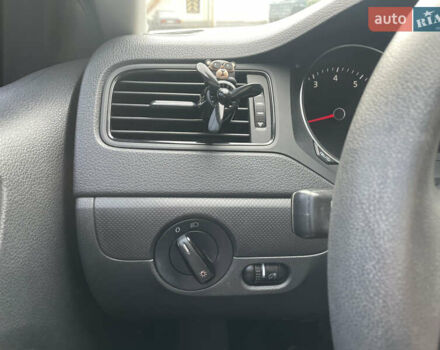 Белый Фольксваген Джетта, объемом двигателя 1.4 л и пробегом 159 тыс. км за 9100 $, фото 20 на Automoto.ua