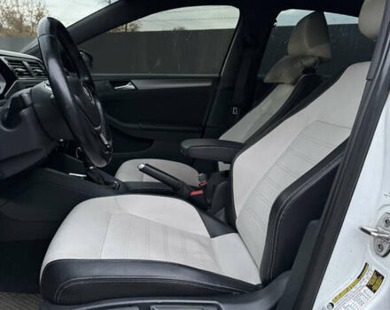 Фольксваген Джетта 2016 в Кривом Роге на Automoto.ua Белый Фольксваген Джетта, объемом двигателя 1.8 л и пробегом 110 тыс. км за 5500 $, фото 14 на Automoto.ua