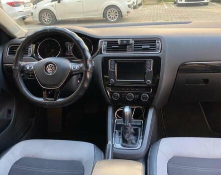 Білий Фольксваген Джетта, об'ємом двигуна 1.6 л та пробігом 138 тис. км за 13000 $, фото 5 на Automoto.ua