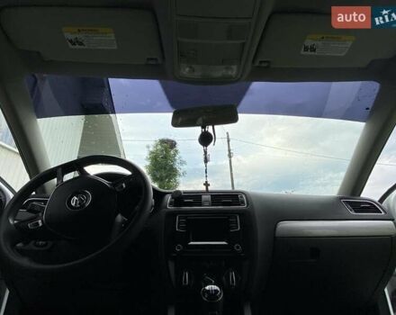 Білий Фольксваген Джетта, об'ємом двигуна 1.4 л та пробігом 75 тис. км за 10000 $, фото 8 на Automoto.ua