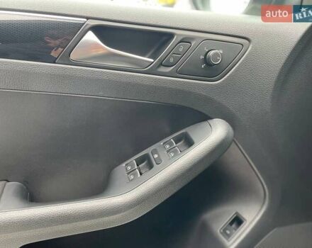 Фольксваген Джетта 2016 в Одессе на Automoto.ua Белый Фольксваген Джетта, объемом двигателя 1.6 л и пробегом 132 тыс. км за 13000 $, фото 11 на Automoto.ua