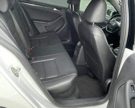 Белый Фольксваген Джетта, объемом двигателя 1.8 л и пробегом 118 тыс. км за 10000 $, фото 18 на Automoto.ua