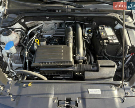 Білий Фольксваген Джетта, об'ємом двигуна 1.4 л та пробігом 175 тис. км за 13000 $, фото 24 на Automoto.ua