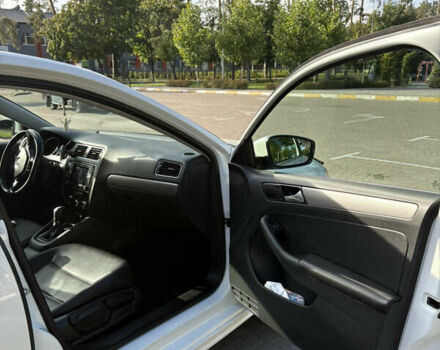 Білий Фольксваген Джетта, об'ємом двигуна 1.4 л та пробігом 175 тис. км за 13000 $, фото 14 на Automoto.ua