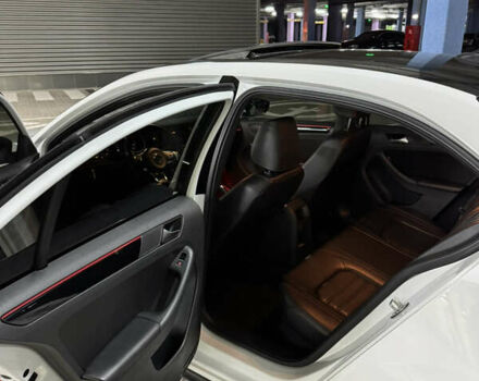 Фольксваген Джетта 2017 в Киеве на Automoto.ua Белый Фольксваген Джетта, объемом двигателя 2 л и пробегом 143 тыс. км за 14000 $, фото 12 на Automoto.ua