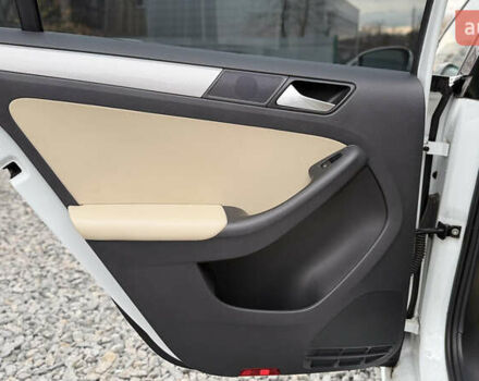 Белый Фольксваген Джетта, объемом двигателя 1.4 л и пробегом 149 тыс. км за 11500 $, фото 21 на Automoto.ua