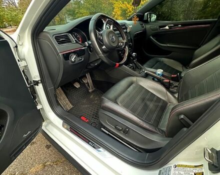 Фольксваген Джетта 2017 в Славянске на Automoto.ua Белый Фольксваген Джетта, объемом двигателя 2 л и пробегом 144 тыс. км за 13800 $, фото 6 на Automoto.ua