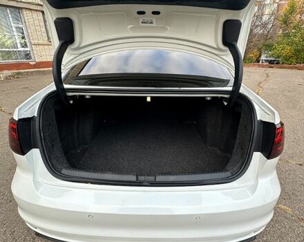 Фольксваген Джетта 2017 в Славянске на Automoto.ua Белый Фольксваген Джетта, объемом двигателя 2 л и пробегом 144 тыс. км за 13800 $, фото 7 на Automoto.ua