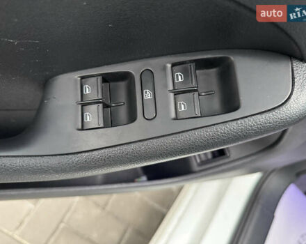 Білий Фольксваген Джетта, об'ємом двигуна 1.4 л та пробігом 146 тис. км за 10999 $, фото 17 на Automoto.ua