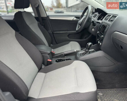 Білий Фольксваген Джетта, об'ємом двигуна 1.4 л та пробігом 146 тис. км за 10999 $, фото 25 на Automoto.ua