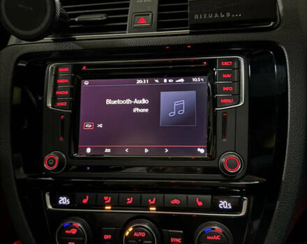 Фольксваген Джетта 2017 в Киеве на Automoto.ua Белый Фольксваген Джетта, объемом двигателя 2 л и пробегом 143 тыс. км за 14000 $, фото 16 на Automoto.ua