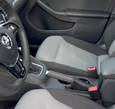 Фольксваген Джетта 2017 в Киеве на Automoto.ua Белый Фольксваген Джетта, объемом двигателя 1.4 л и пробегом 190 тыс. км за 9200 $, фото 23 на Automoto.ua