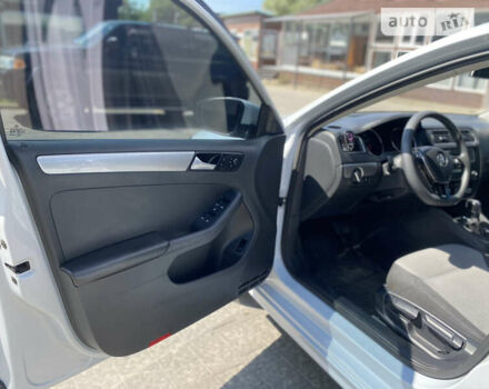 Белый Фольксваген Джетта, объемом двигателя 1.4 л и пробегом 70 тыс. км за 10999 $, фото 12 на Automoto.ua