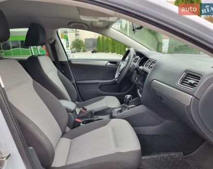 Белый Фольксваген Джетта, объемом двигателя 1.4 л и пробегом 164 тыс. км за 9999 $, фото 65 на Automoto.ua