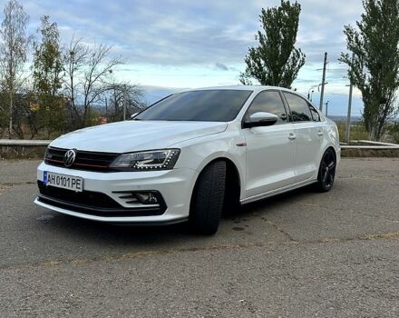 Фольксваген Джетта 2017 в Славянске на Automoto.ua Белый Фольксваген Джетта, объемом двигателя 2 л и пробегом 144 тыс. км за 13800 $, фото 1 на Automoto.ua