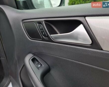 Белый Фольксваген Джетта, объемом двигателя 1.4 л и пробегом 164 тыс. км за 9999 $, фото 63 на Automoto.ua