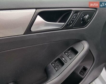 Белый Фольксваген Джетта, объемом двигателя 1.4 л и пробегом 164 тыс. км за 9999 $, фото 56 на Automoto.ua