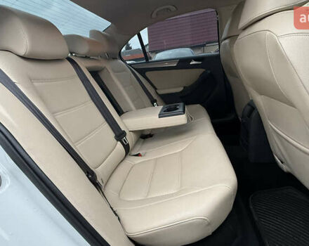 Белый Фольксваген Джетта, объемом двигателя 1.4 л и пробегом 149 тыс. км за 11500 $, фото 26 на Automoto.ua