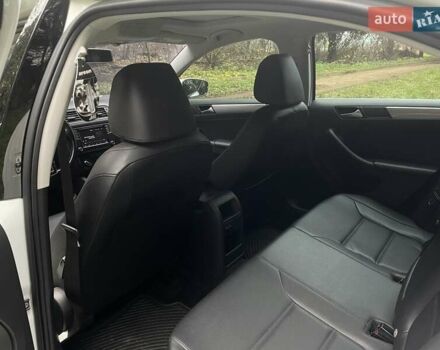 Белый Фольксваген Джетта, объемом двигателя 1.4 л и пробегом 110 тыс. км за 12300 $, фото 16 на Automoto.ua