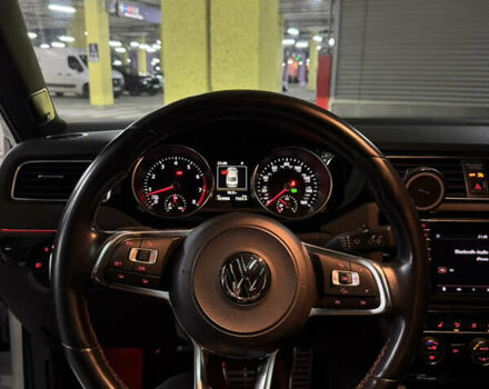 Фольксваген Джетта 2017 в Киеве на Automoto.ua Белый Фольксваген Джетта, объемом двигателя 2 л и пробегом 143 тыс. км за 14000 $, фото 9 на Automoto.ua