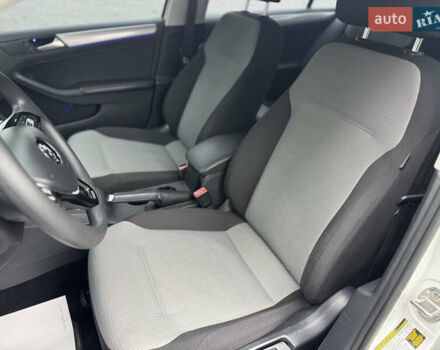 Білий Фольксваген Джетта, об'ємом двигуна 1.4 л та пробігом 146 тис. км за 10999 $, фото 14 на Automoto.ua