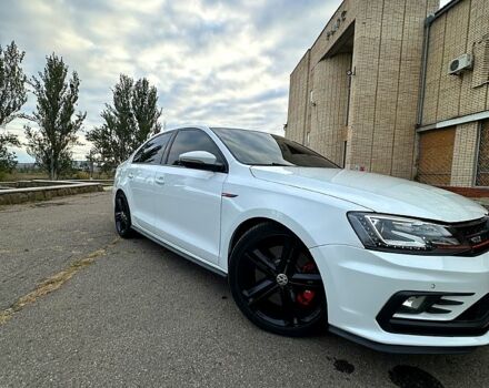 Фольксваген Джетта 2017 в Славянске на Automoto.ua Белый Фольксваген Джетта, объемом двигателя 2 л и пробегом 144 тыс. км за 13800 $, фото 2 на Automoto.ua