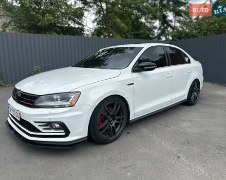 Фольксваген Джетта 2017 в Полтаве на Automoto.ua Белый Фольксваген Джетта, объемом двигателя 1.98 л и пробегом 127 тыс. км за 13500 $, фото 1 на Automoto.ua
