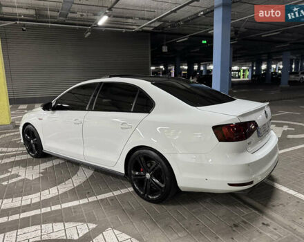 Фольксваген Джетта 2017 в Киеве на Automoto.ua Белый Фольксваген Джетта, объемом двигателя 2 л и пробегом 143 тыс. км за 14000 $, фото 5 на Automoto.ua