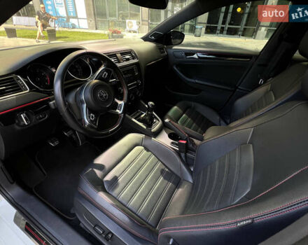 Белый Фольксваген Джетта, объемом двигателя 1.98 л и пробегом 82 тыс. км за 13500 $, фото 12 на Automoto.ua