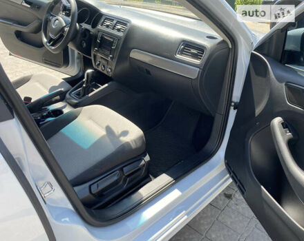 Белый Фольксваген Джетта, объемом двигателя 1.4 л и пробегом 70 тыс. км за 10999 $, фото 17 на Automoto.ua