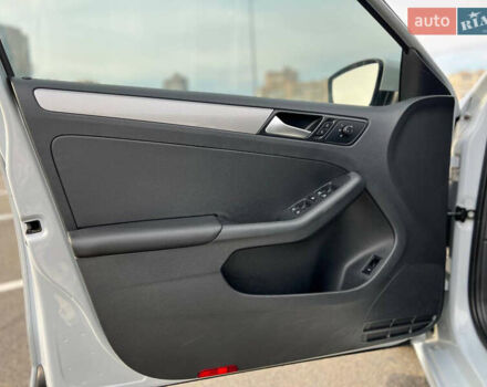 Фольксваген Джетта 2017 в Киеве на Automoto.ua Белый Фольксваген Джетта, объемом двигателя 1.4 л и пробегом 190 тыс. км за 9200 $, фото 9 на Automoto.ua