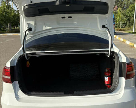 Білий Фольксваген Джетта, об'ємом двигуна 1.4 л та пробігом 175 тис. км за 13000 $, фото 13 на Automoto.ua