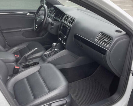 Белый Фольксваген Джетта, объемом двигателя 1.8 л и пробегом 118 тыс. км за 10000 $, фото 19 на Automoto.ua