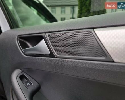 Белый Фольксваген Джетта, объемом двигателя 1.4 л и пробегом 164 тыс. км за 9999 $, фото 75 на Automoto.ua