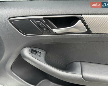 Білий Фольксваген Джетта, об'ємом двигуна 1.4 л та пробігом 146 тис. км за 10999 $, фото 26 на Automoto.ua