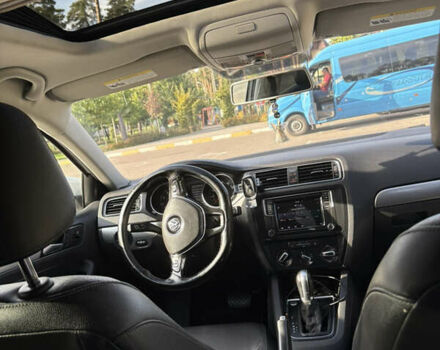 Білий Фольксваген Джетта, об'ємом двигуна 1.4 л та пробігом 175 тис. км за 13000 $, фото 21 на Automoto.ua