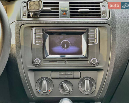 Фольксваген Джетта 2017 в Киеве на Automoto.ua Белый Фольксваген Джетта, объемом двигателя 1.4 л и пробегом 190 тыс. км за 9200 $, фото 11 на Automoto.ua