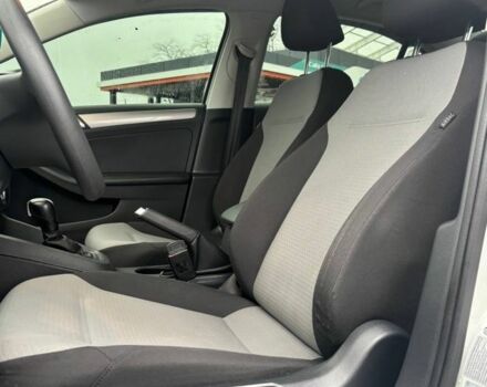 Білий Фольксваген Джетта, об'ємом двигуна 1.4 л та пробігом 120 тис. км за 10900 $, фото 6 на Automoto.ua