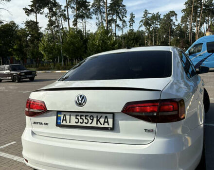 Білий Фольксваген Джетта, об'ємом двигуна 1.4 л та пробігом 175 тис. км за 13000 $, фото 5 на Automoto.ua