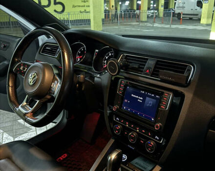 Фольксваген Джетта 2017 в Киеве на Automoto.ua Белый Фольксваген Джетта, объемом двигателя 2 л и пробегом 143 тыс. км за 14000 $, фото 17 на Automoto.ua